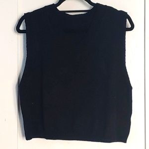 BLACK SWEATER VEST